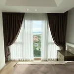 The Ocean View Apartmens Sunset Boulevard Condominium